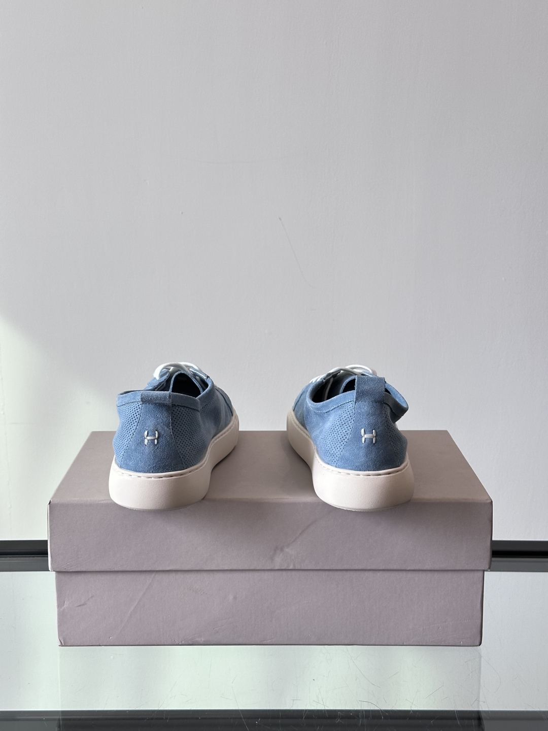 Henderson意大利品牌休闲运动鞋👟，Henderson的鞋履不仅舒适，还超级百搭。无论是职场、约会