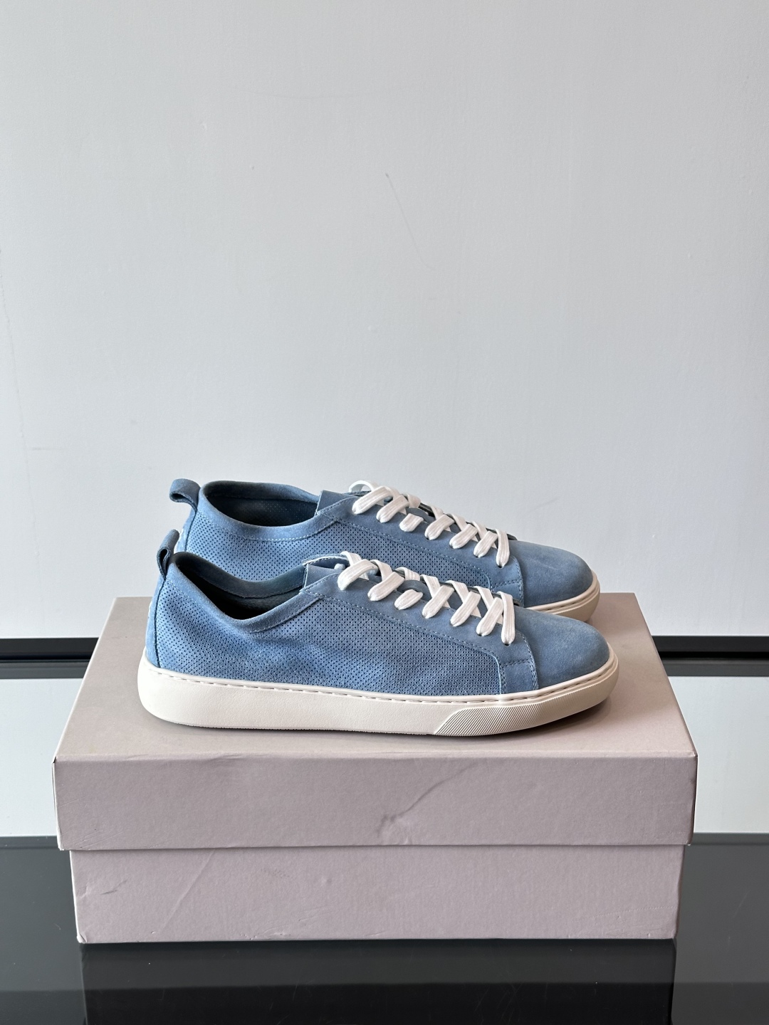 Henderson意大利品牌休闲运动鞋👟，Henderson的鞋履不仅舒适，还超级百搭。无论是职场、约会