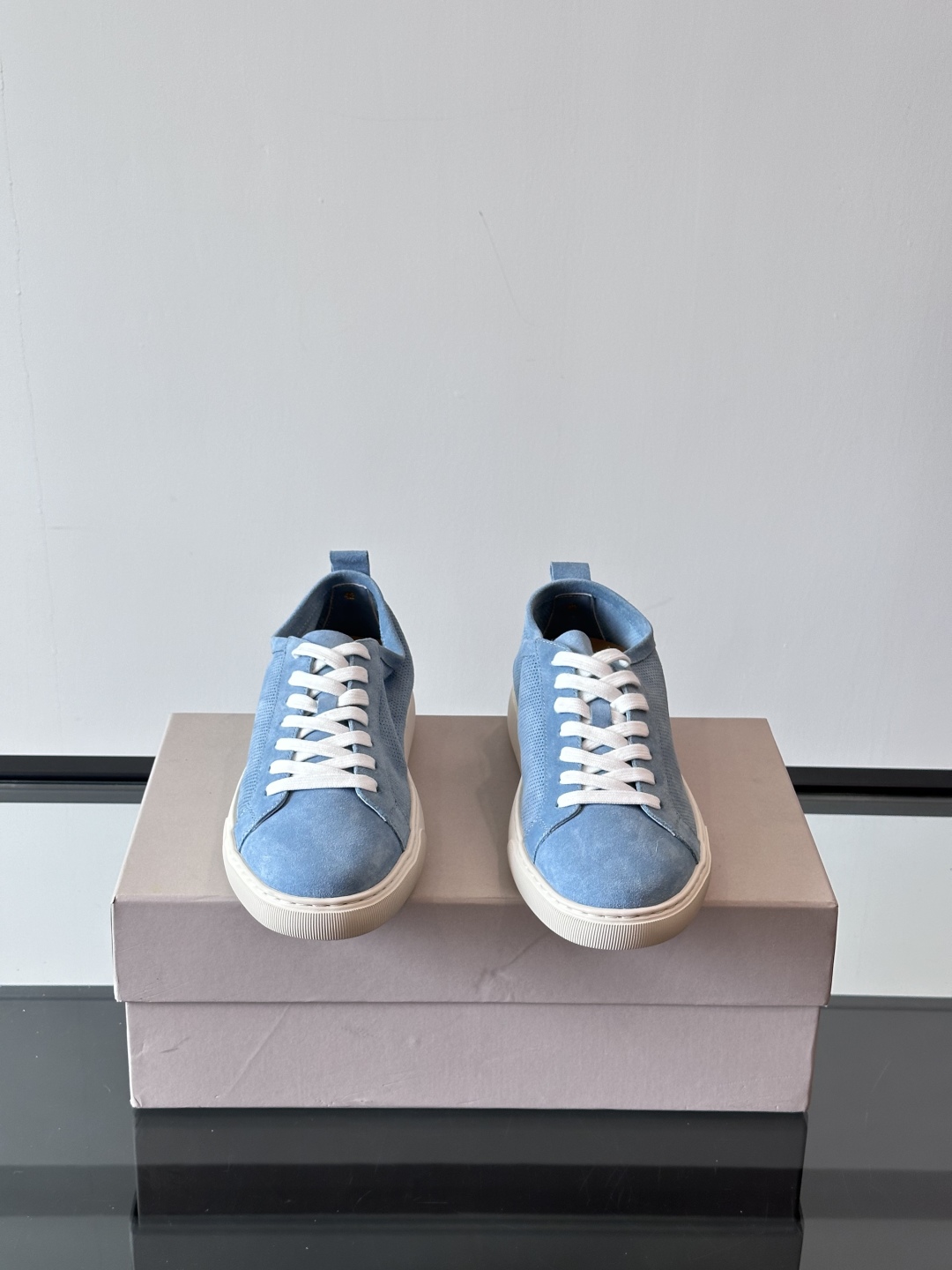 Henderson意大利品牌休闲运动鞋👟，Henderson的鞋履不仅舒适，还超级百搭。无论是职场、约会