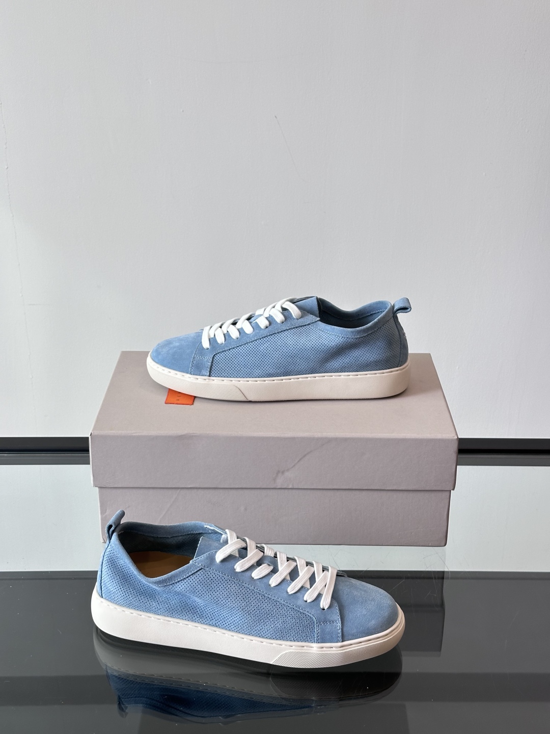 Henderson意大利品牌休闲运动鞋👟，Henderson的鞋履不仅舒适，还超级百搭。无论是职场、约会