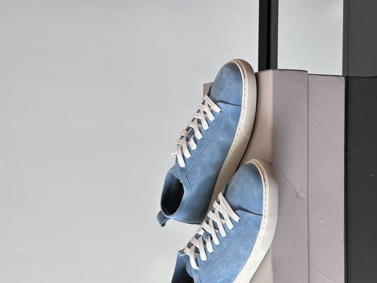 Henderson意大利品牌休闲运动鞋👟，Henderson的鞋履不仅舒适，还超级百搭。无论是职场、约会