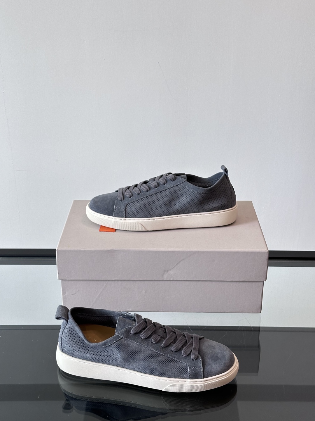 Henderson意大利品牌休闲运动鞋👟，Henderson的鞋履不仅舒适，还超级百搭。无论是职场、约会