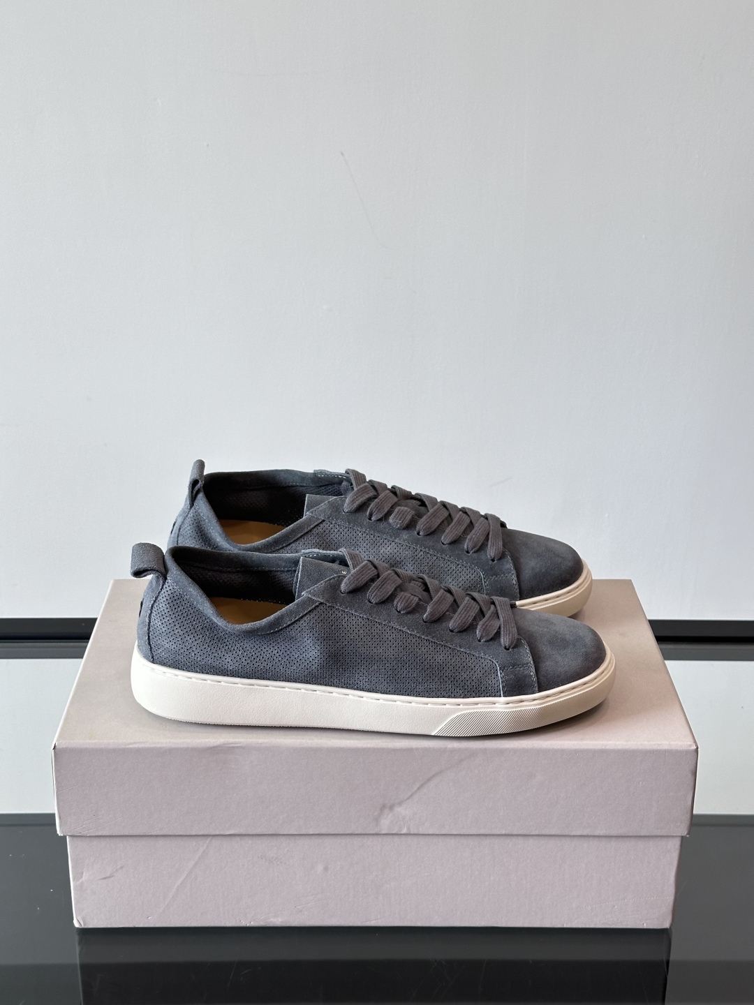 Henderson意大利品牌休闲运动鞋👟，Henderson的鞋履不仅舒适，还超级百搭。无论是职场、约会