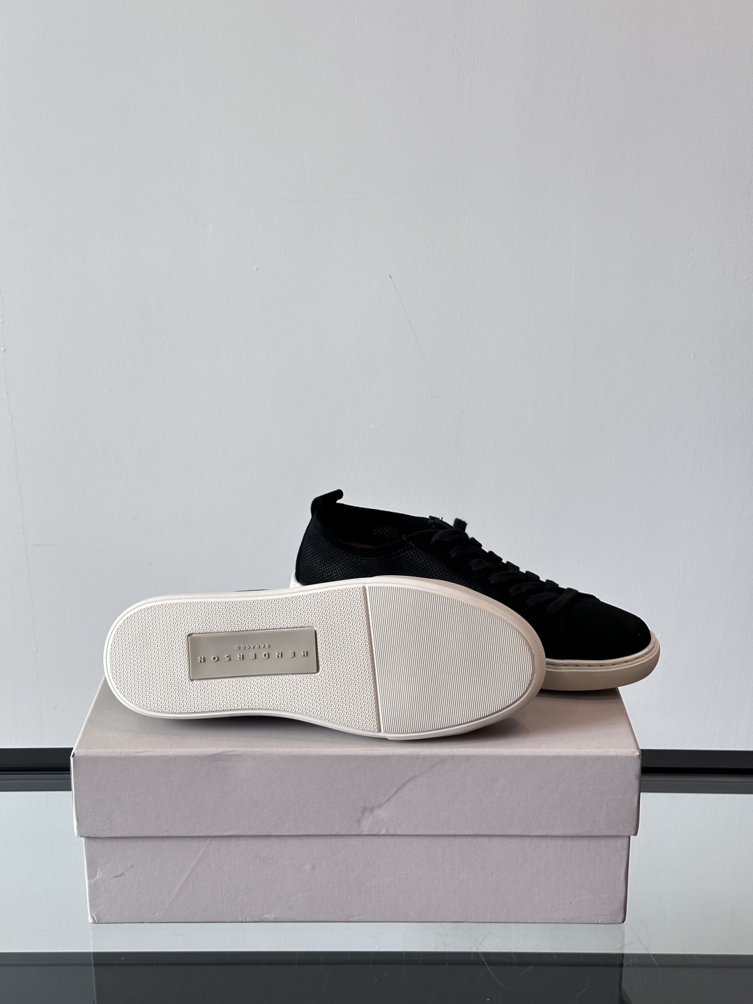 Henderson意大利品牌休闲运动鞋👟，Henderson的鞋履不仅舒适，还超级百搭。无论是职场、约会