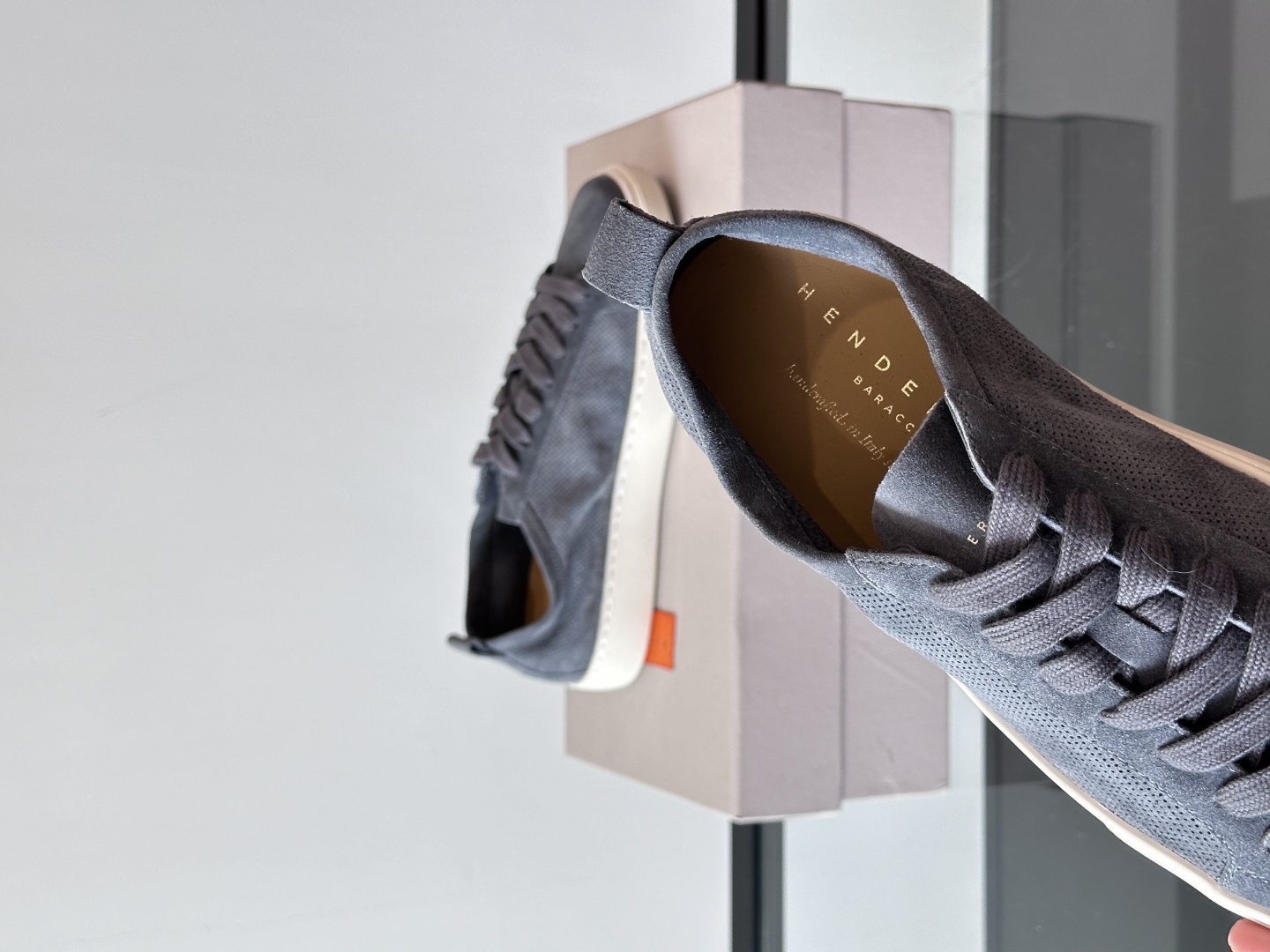 Henderson意大利品牌休闲运动鞋👟，Henderson的鞋履不仅舒适，还超级百搭。无论是职场、约会