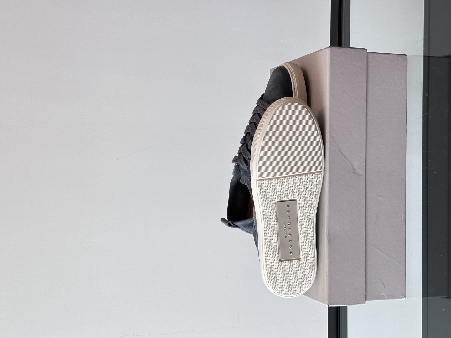 Henderson意大利品牌休闲运动鞋👟，Henderson的鞋履不仅舒适，还超级百搭。无论是职场、约会