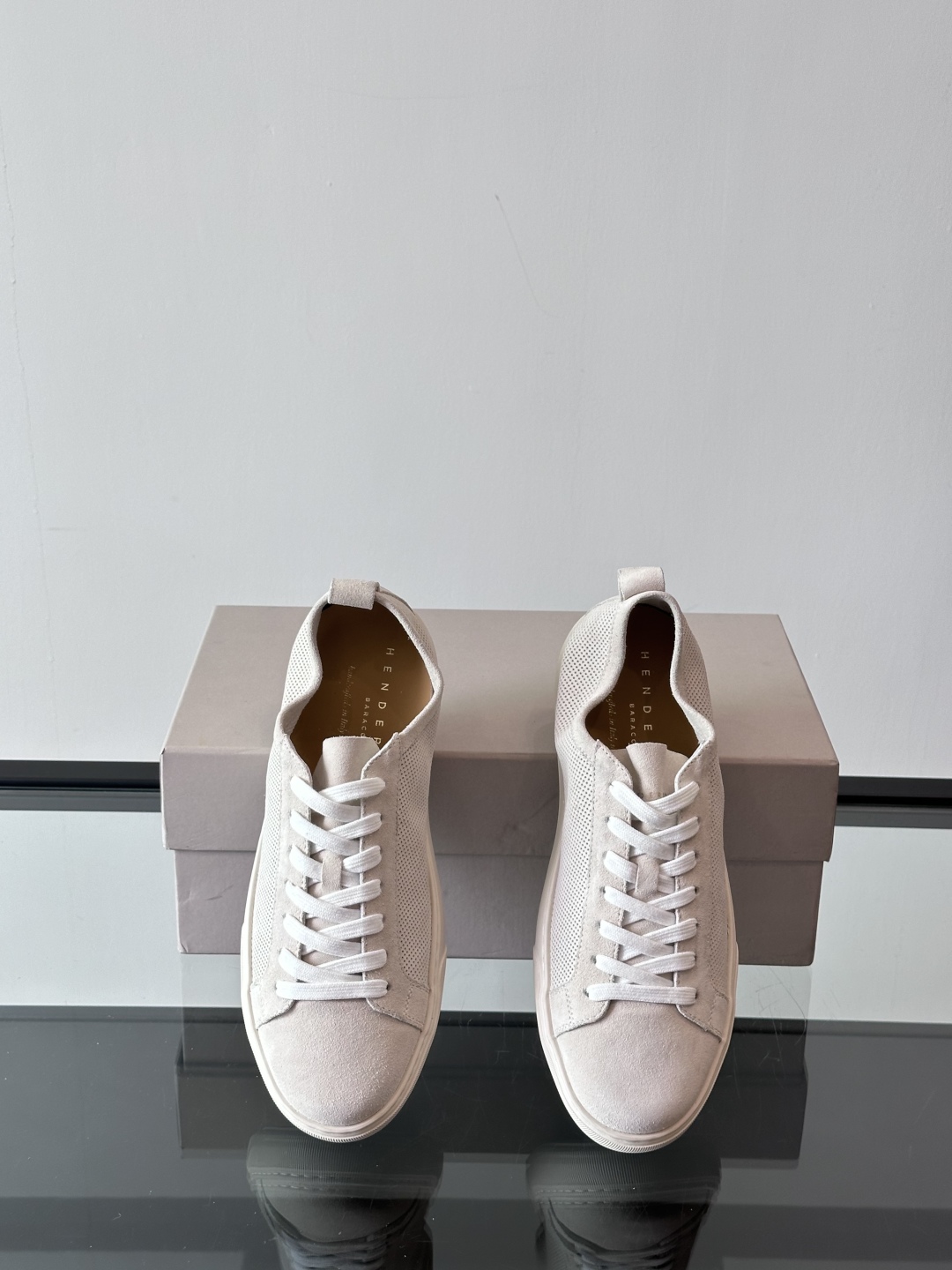 Henderson意大利品牌休闲运动鞋👟，Henderson的鞋履不仅舒适，还超级百搭。无论是职场、约会