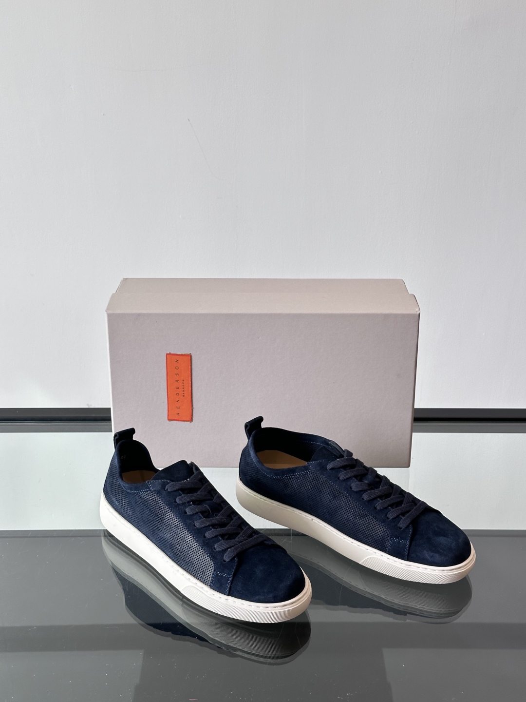Henderson意大利品牌休闲运动鞋👟，Henderson的鞋履不仅舒适，还超级百搭。无论是职场、约会