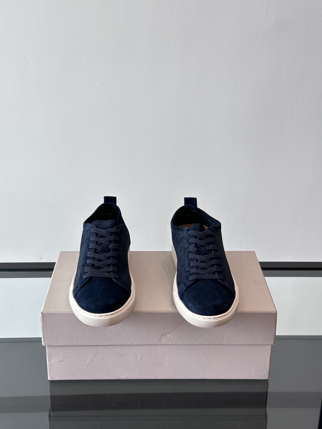 Henderson意大利品牌休闲运动鞋👟，Henderson的鞋履不仅舒适，还超级百搭。无论是职场、约会