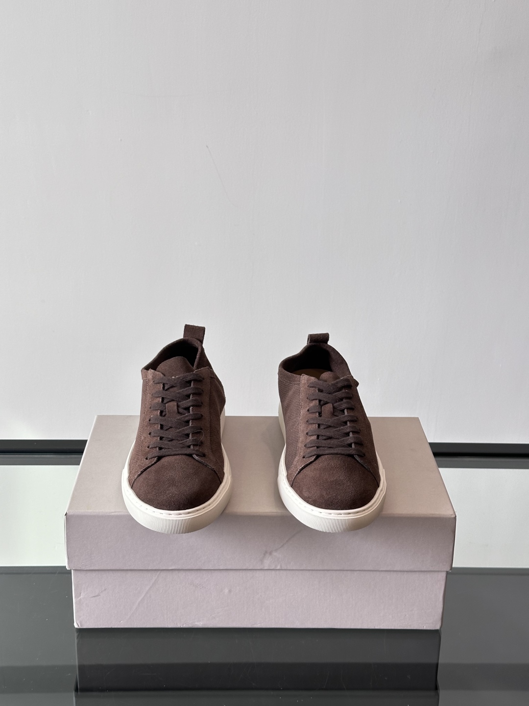 Henderson意大利品牌休闲运动鞋👟，Henderson的鞋履不仅舒适，还超级百搭。无论是职场、约会