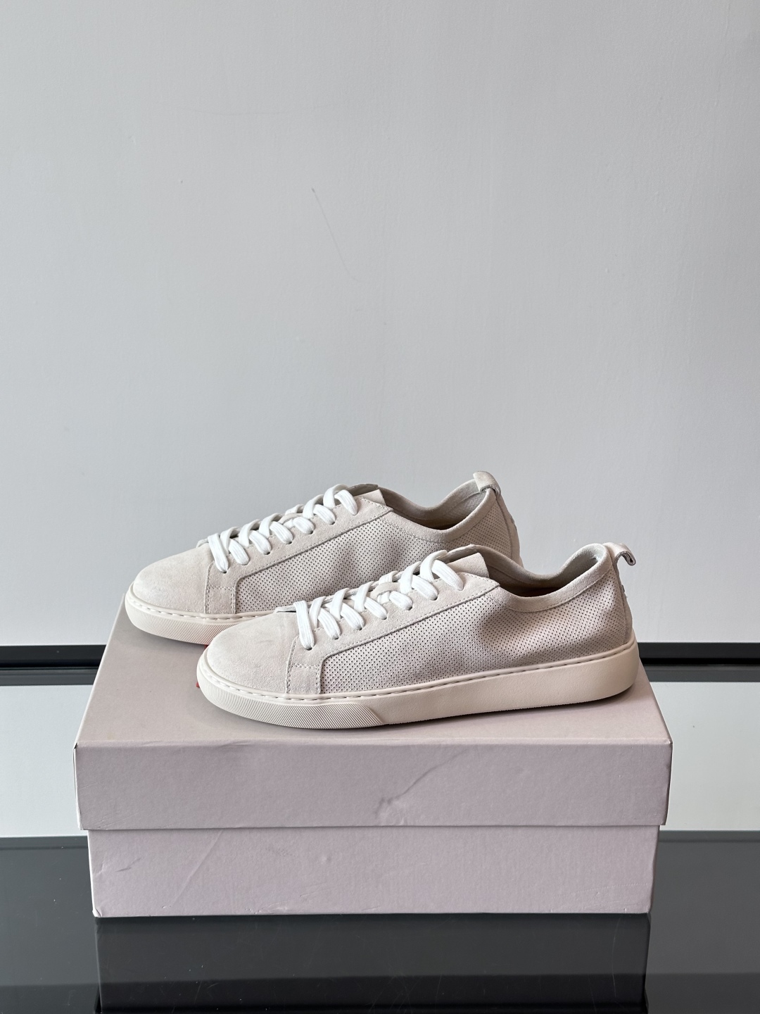 Henderson意大利品牌休闲运动鞋👟，Henderson的鞋履不仅舒适，还超级百搭。无论是职场、约会