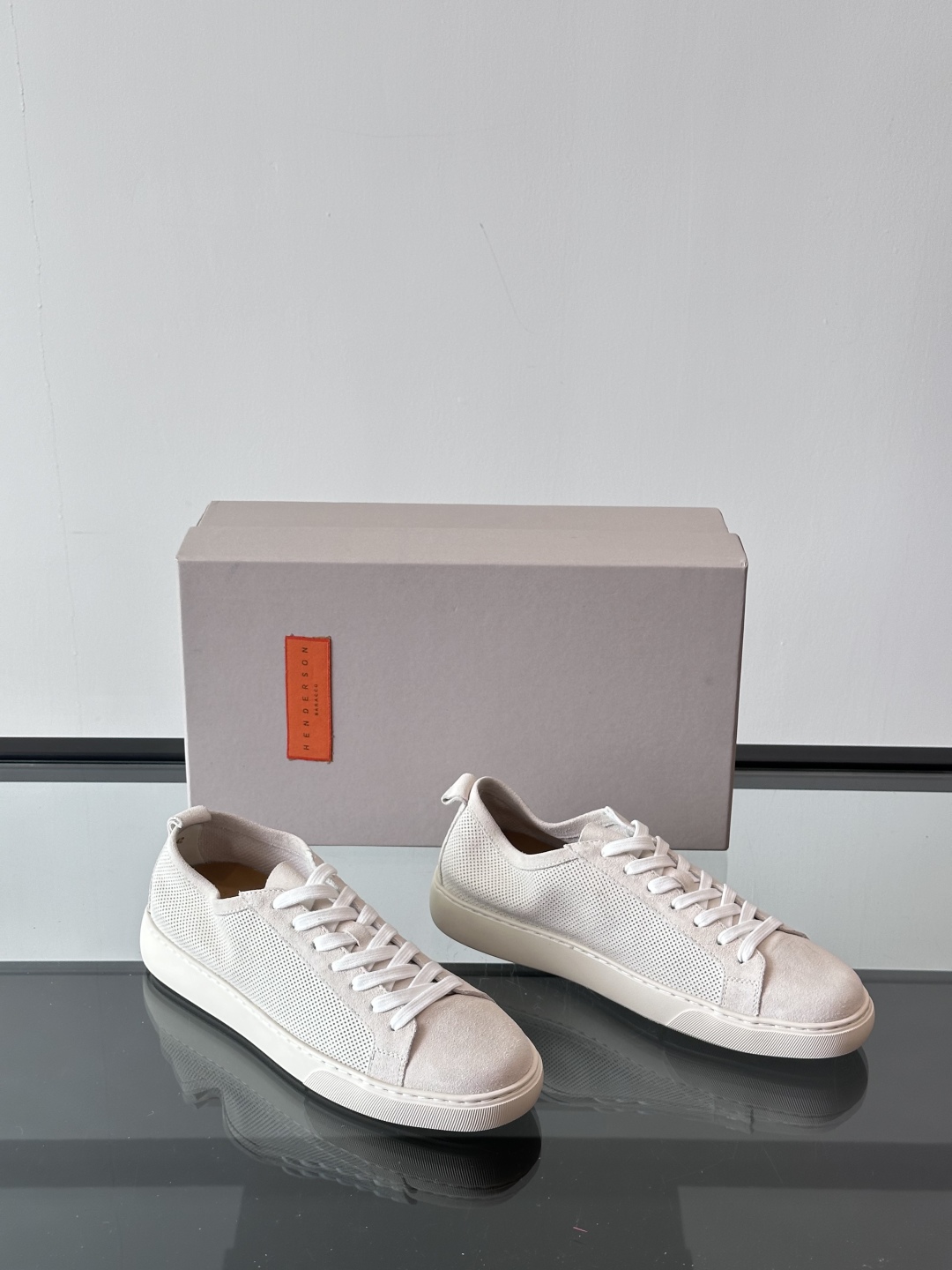 Henderson意大利品牌休闲运动鞋👟，Henderson的鞋履不仅舒适，还超级百搭。无论是职场、约会