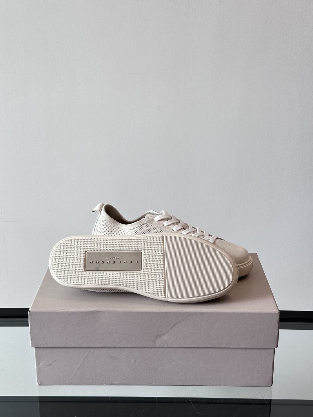 Henderson意大利品牌休闲运动鞋👟，Henderson的鞋履不仅舒适，还超级百搭。无论是职场、约会