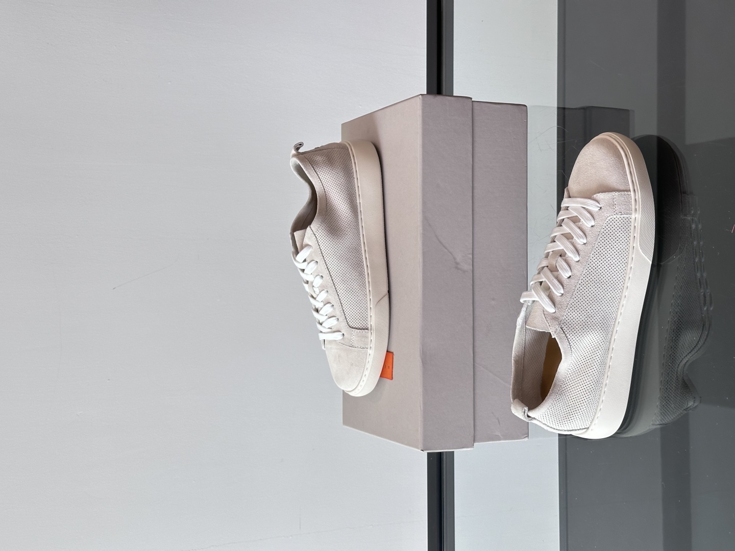 Henderson意大利品牌休闲运动鞋👟，Henderson的鞋履不仅舒适，还超级百搭。无论是职场、约会