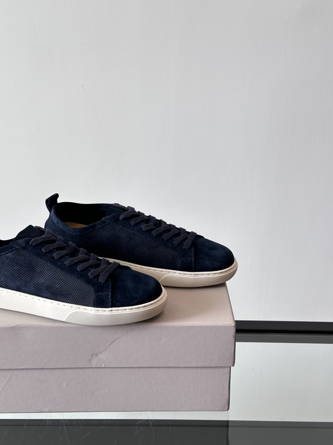 Henderson意大利品牌休闲运动鞋👟，Henderson的鞋履不仅舒适，还超级百搭。无论是职场、约会