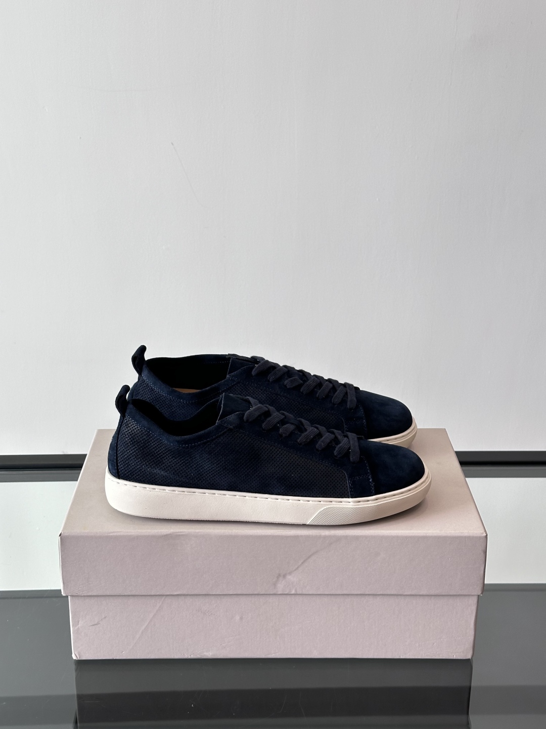 Henderson意大利品牌休闲运动鞋👟，Henderson的鞋履不仅舒适，还超级百搭。无论是职场、约会