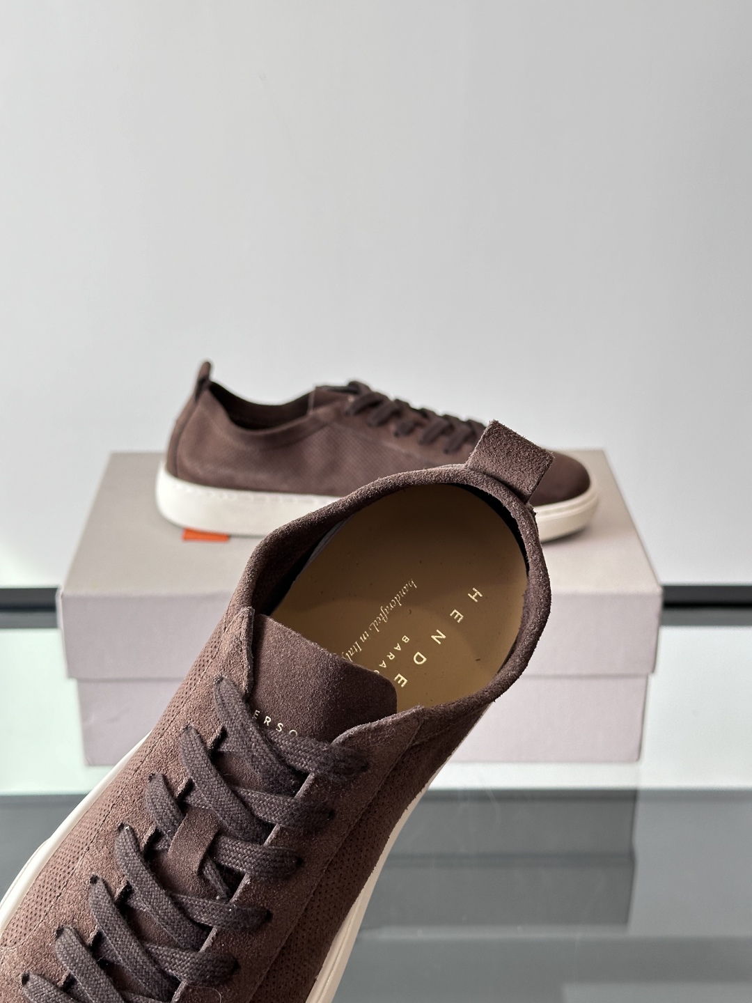 Henderson意大利品牌休闲运动鞋👟，Henderson的鞋履不仅舒适，还超级百搭。无论是职场、约会