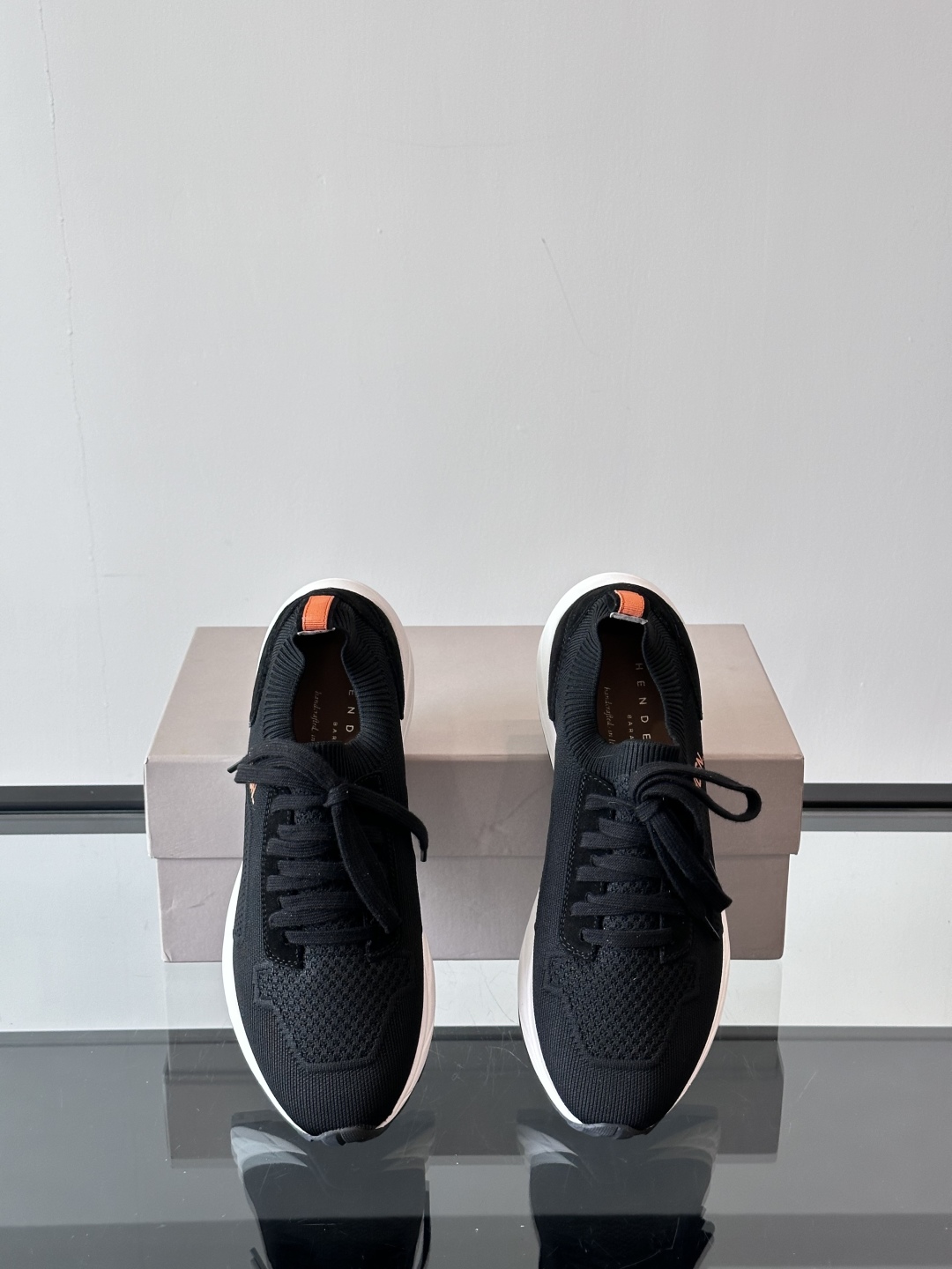 Henderson意大利品牌休闲运动鞋👟，Henderson的鞋履不仅舒适，还超级百搭。无论是职场、约会