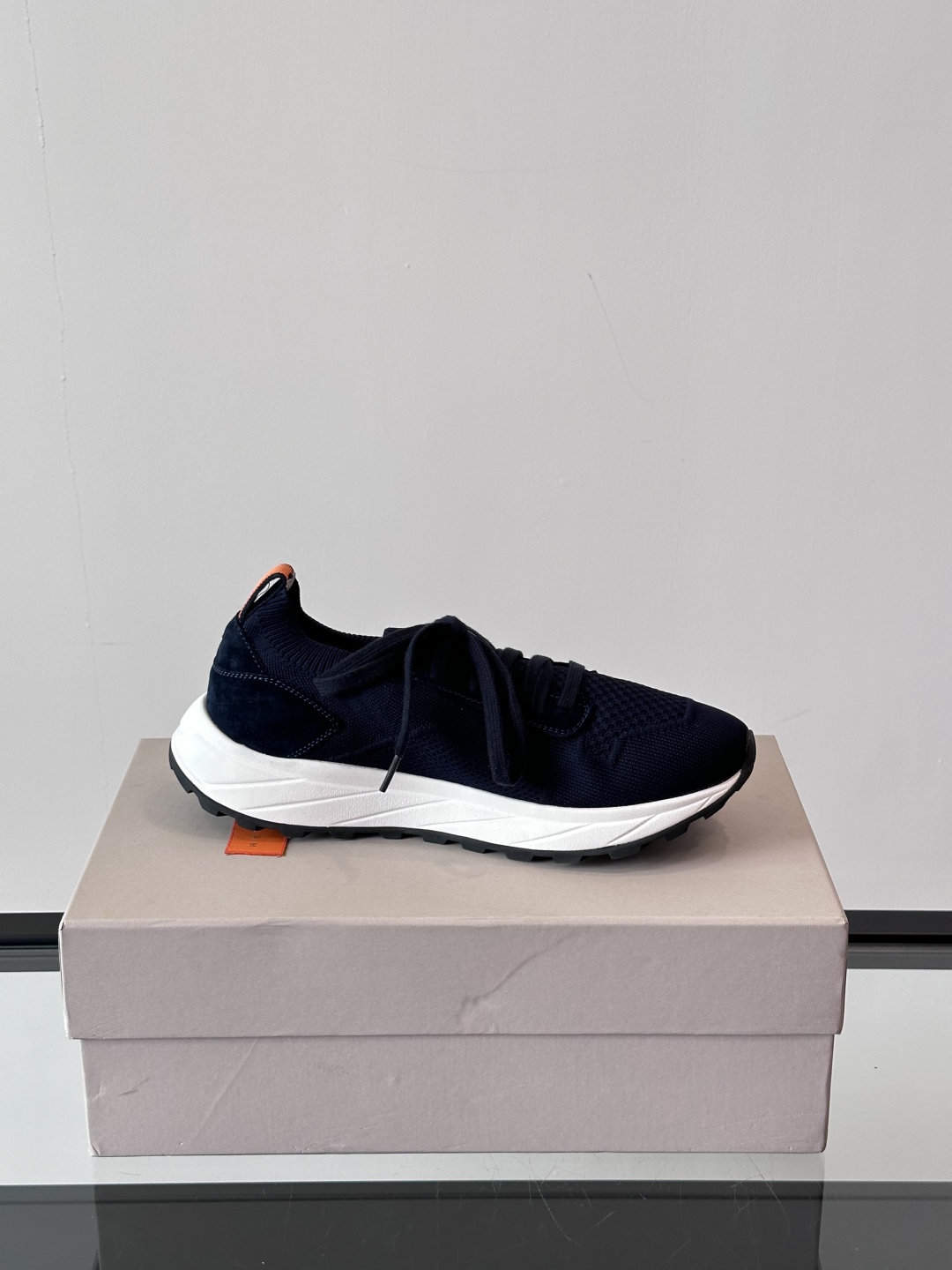 Henderson意大利品牌休闲运动鞋👟，Henderson的鞋履不仅舒适，还超级百搭。无论是职场、约会