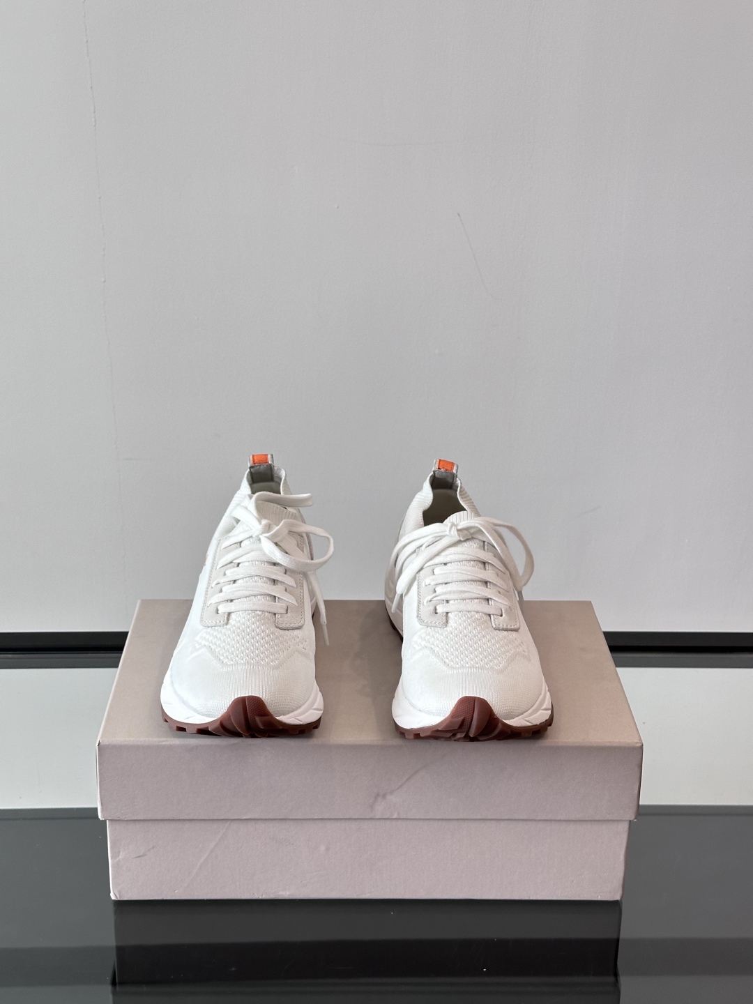 Henderson意大利品牌休闲运动鞋👟，Henderson的鞋履不仅舒适，还超级百搭。无论是职场、约会