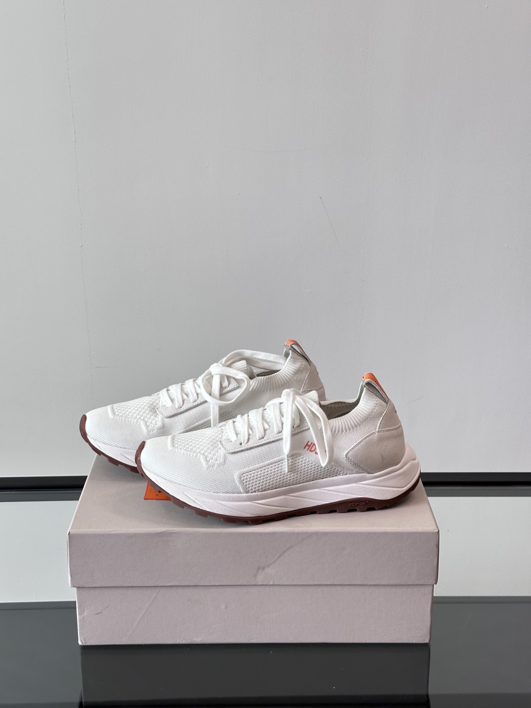 Henderson意大利品牌休闲运动鞋👟，Henderson的鞋履不仅舒适，还超级百搭。无论是职场、约会