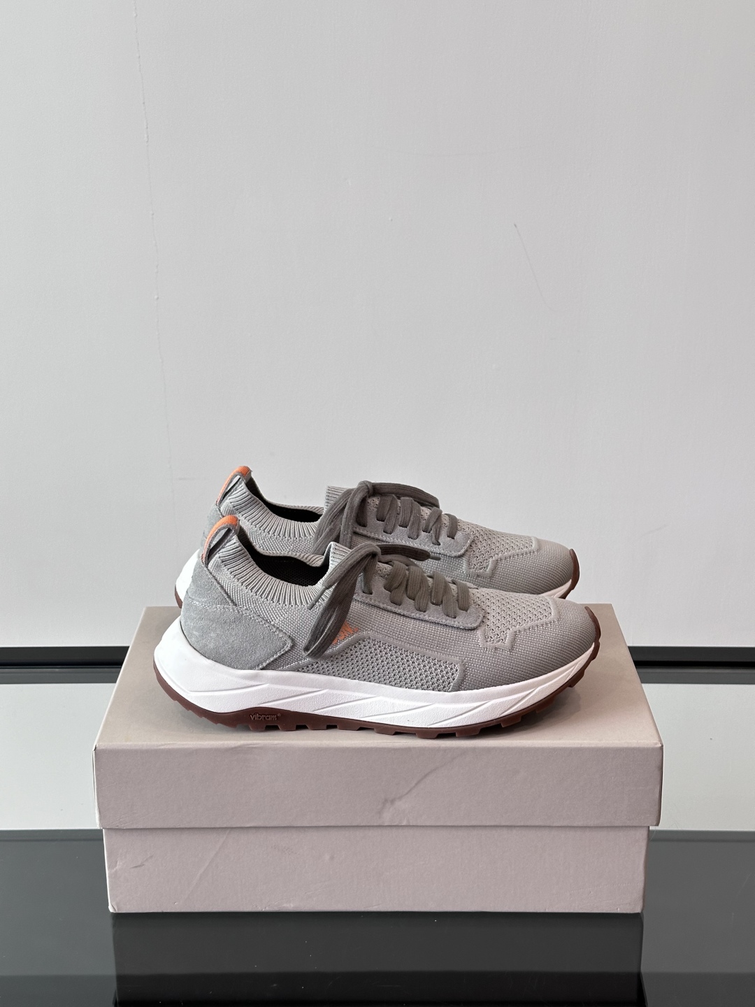 Henderson意大利品牌休闲运动鞋👟，Henderson的鞋履不仅舒适，还超级百搭。无论是职场、约会
