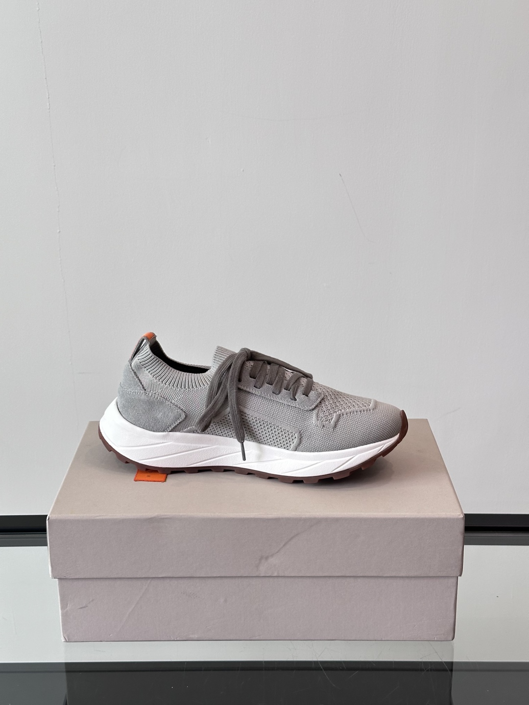 Henderson意大利品牌休闲运动鞋👟，Henderson的鞋履不仅舒适，还超级百搭。无论是职场、约会