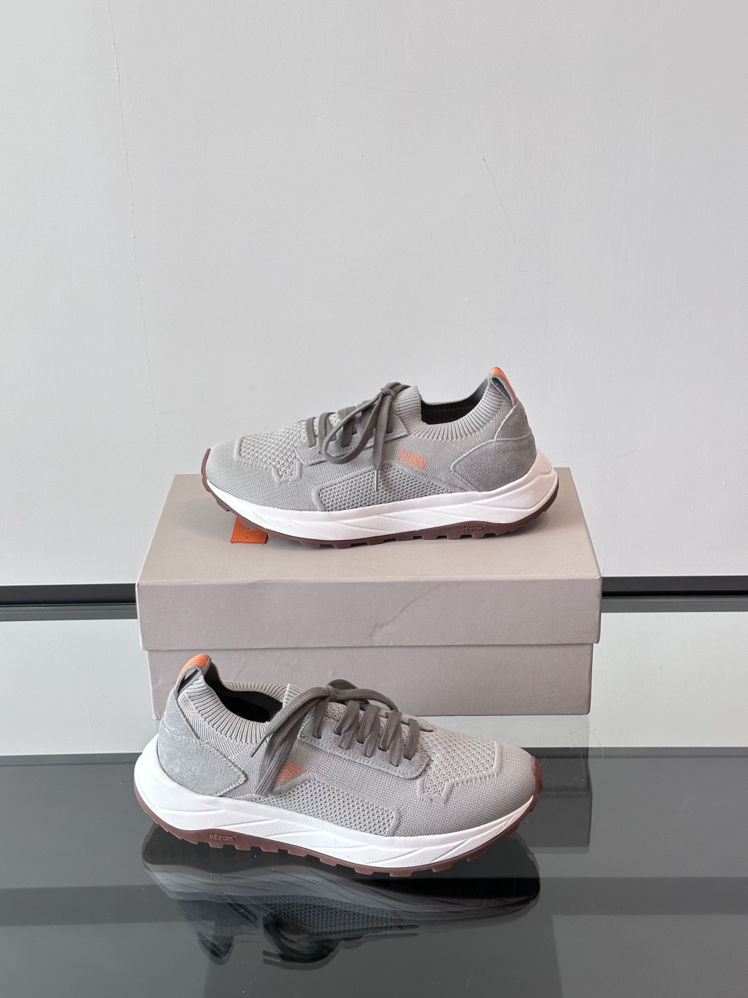 Henderson意大利品牌休闲运动鞋👟，Henderson的鞋履不仅舒适，还超级百搭。无论是职场、约会