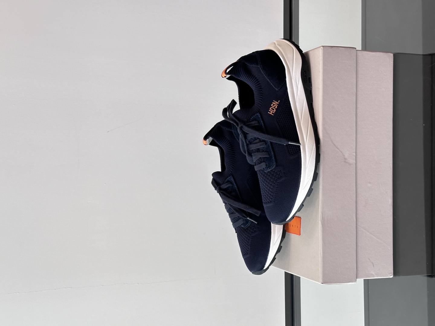 Henderson意大利品牌休闲运动鞋👟，Henderson的鞋履不仅舒适，还超级百搭。无论是职场、约会