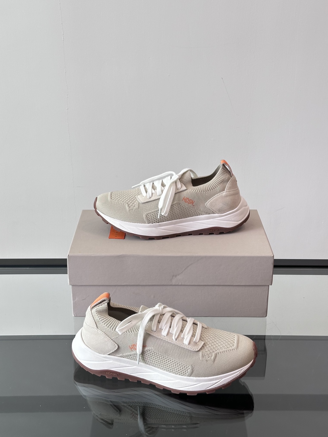 Henderson意大利品牌休闲运动鞋👟，Henderson的鞋履不仅舒适，还超级百搭。无论是职场、约会