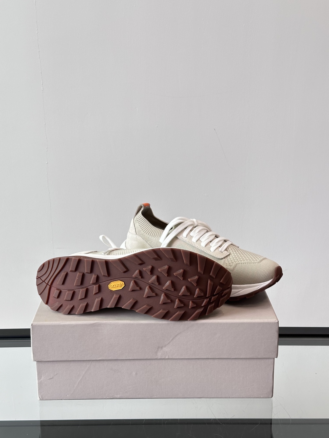 Henderson意大利品牌休闲运动鞋👟，Henderson的鞋履不仅舒适，还超级百搭。无论是职场、约会