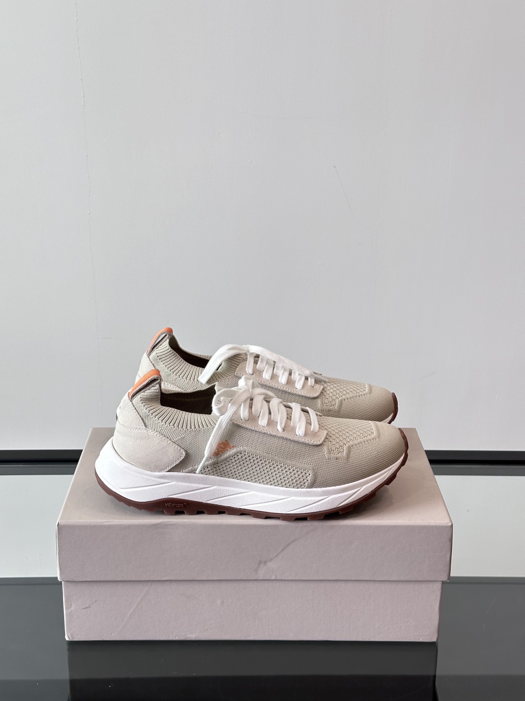 Henderson意大利品牌休闲运动鞋👟，Henderson的鞋履不仅舒适，还超级百搭。无论是职场、约会