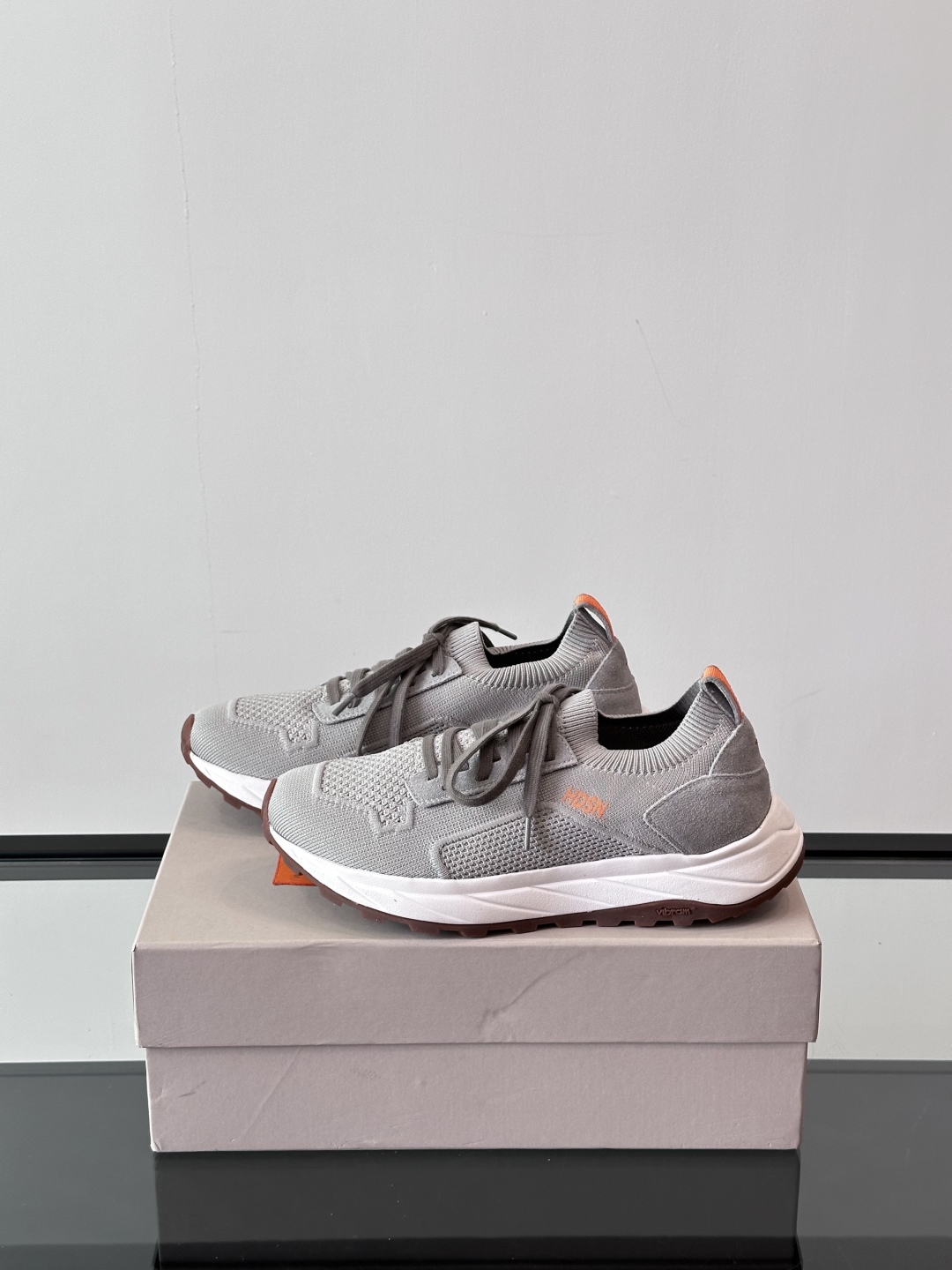 Henderson意大利品牌休闲运动鞋👟，Henderson的鞋履不仅舒适，还超级百搭。无论是职场、约会