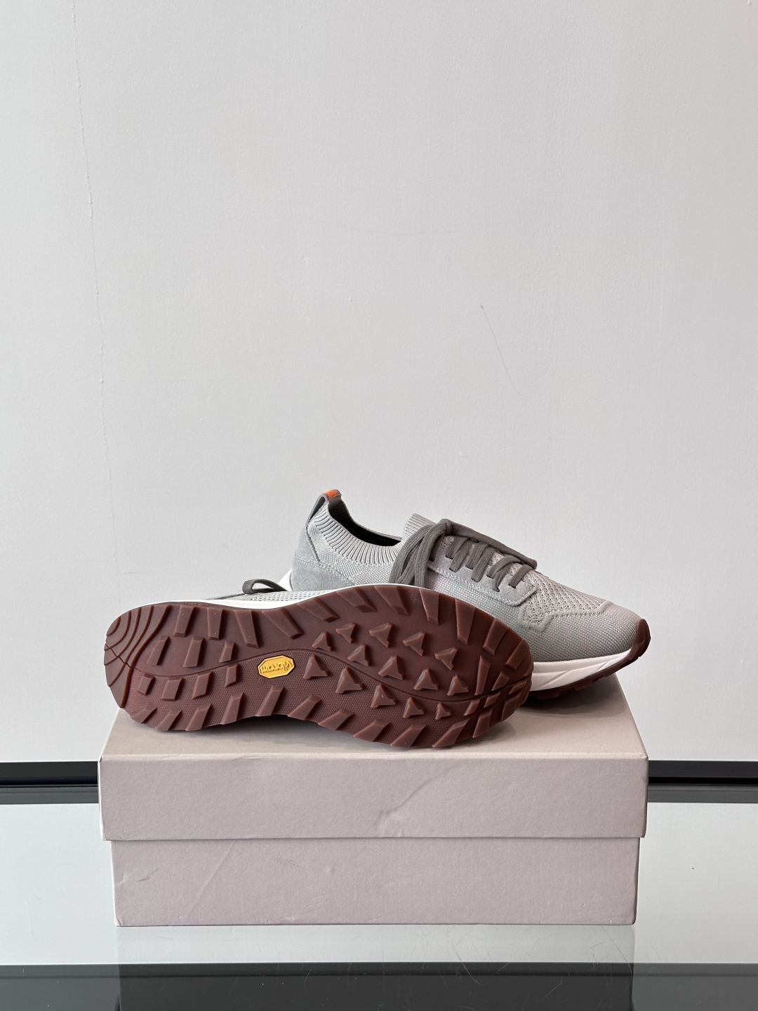 Henderson意大利品牌休闲运动鞋👟，Henderson的鞋履不仅舒适，还超级百搭。无论是职场、约会