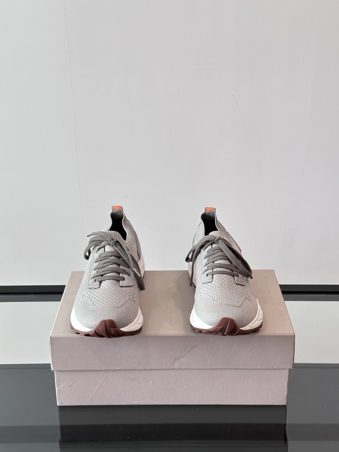 Henderson意大利品牌休闲运动鞋👟，Henderson的鞋履不仅舒适，还超级百搭。无论是职场、约会