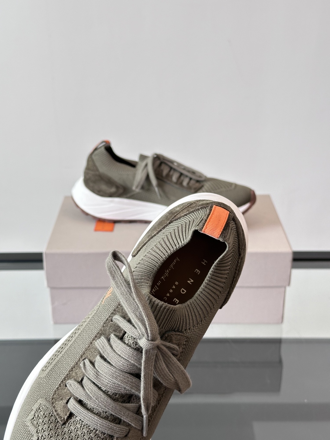 Henderson意大利品牌休闲运动鞋👟，Henderson的鞋履不仅舒适，还超级百搭。无论是职场、约会