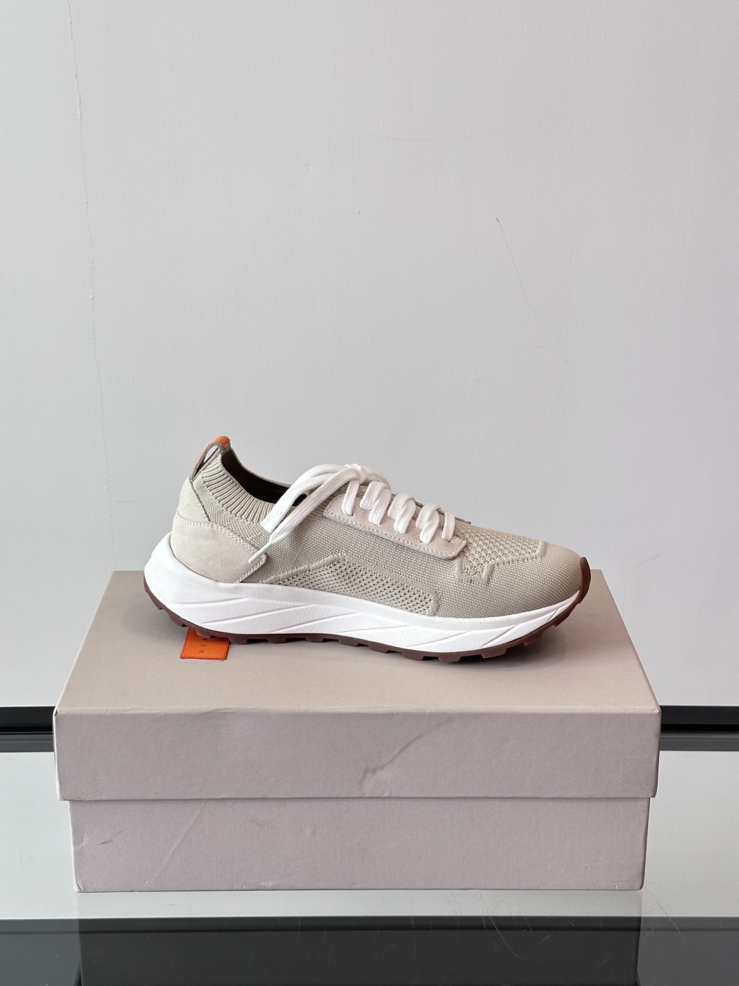 Henderson意大利品牌休闲运动鞋👟，Henderson的鞋履不仅舒适，还超级百搭。无论是职场、约会