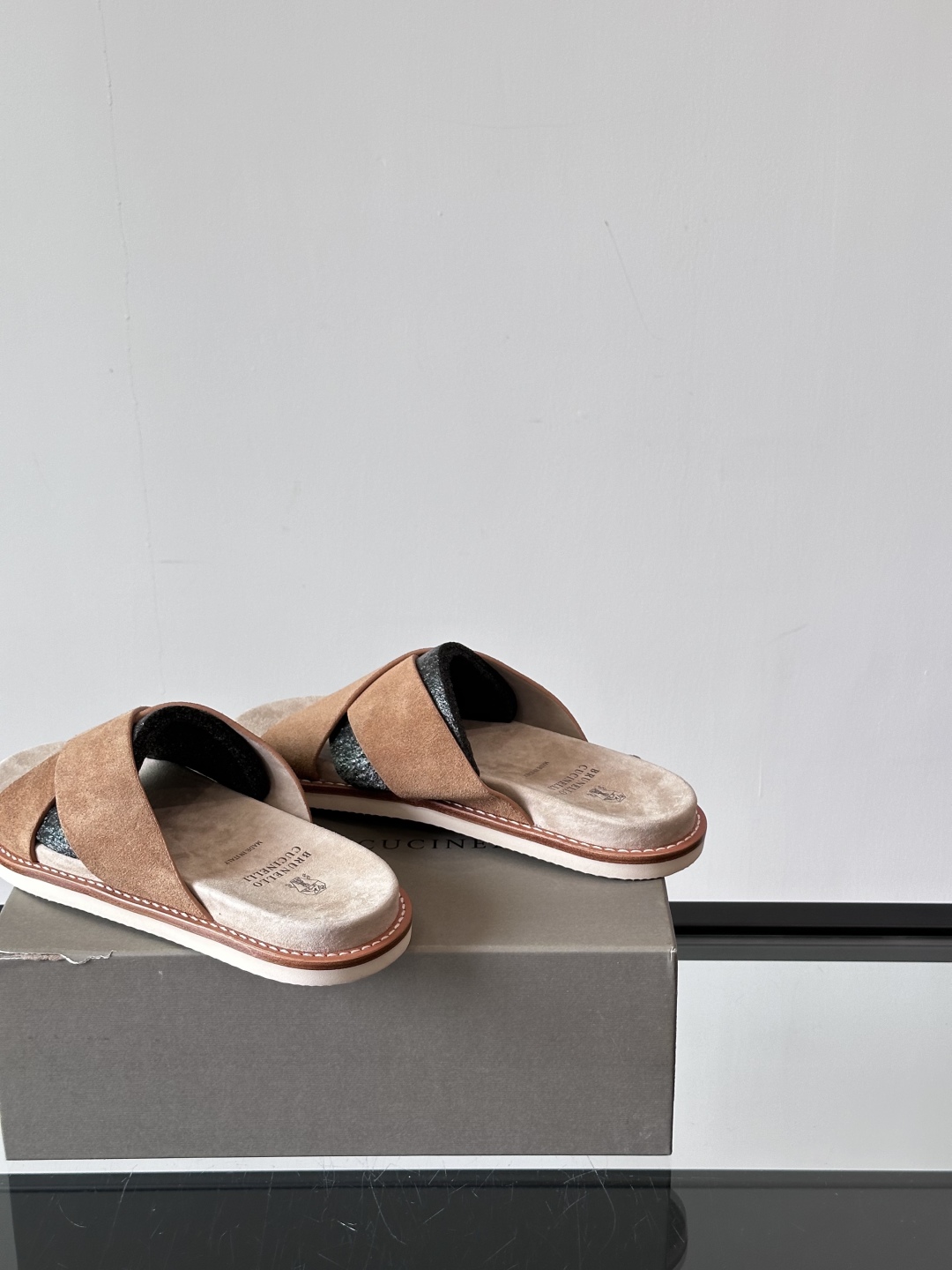 Brunello Cucinelli BC新款男士牛皮凉鞋拖鞋，高端精品，气质优雅并存，采用进口反绒牛皮