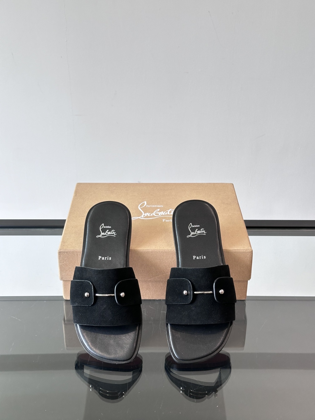 Christia*.Loubouti*高端男士拖鞋凉鞋。原版真牛皮绒皮大红底，意大利进口牛皮大底，头层牛