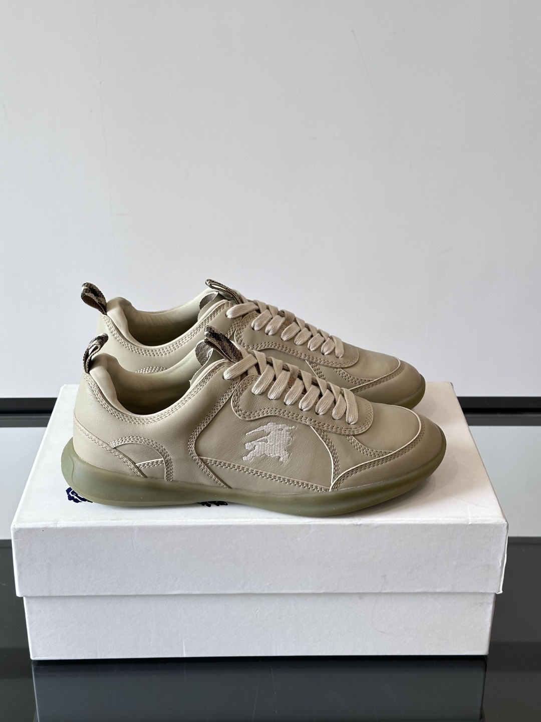 𝐁𝐔𝐑𝐁𝐄𝐑𝐑𝐘巴宝莉 终于来了|酷·飒 格纹terrace运动鞋 ,巴宝莉(Burberry)经典原素