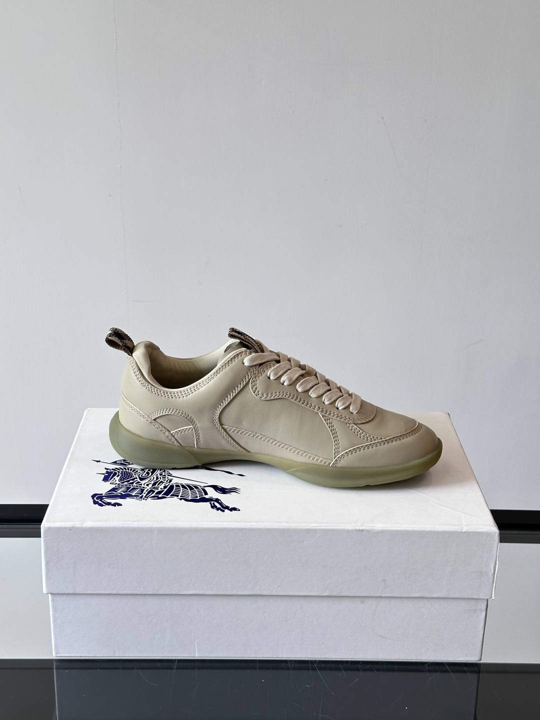𝐁𝐔𝐑𝐁𝐄𝐑𝐑𝐘巴宝莉 终于来了|酷·飒 格纹terrace运动鞋 ,巴宝莉(Burberry)经典原素