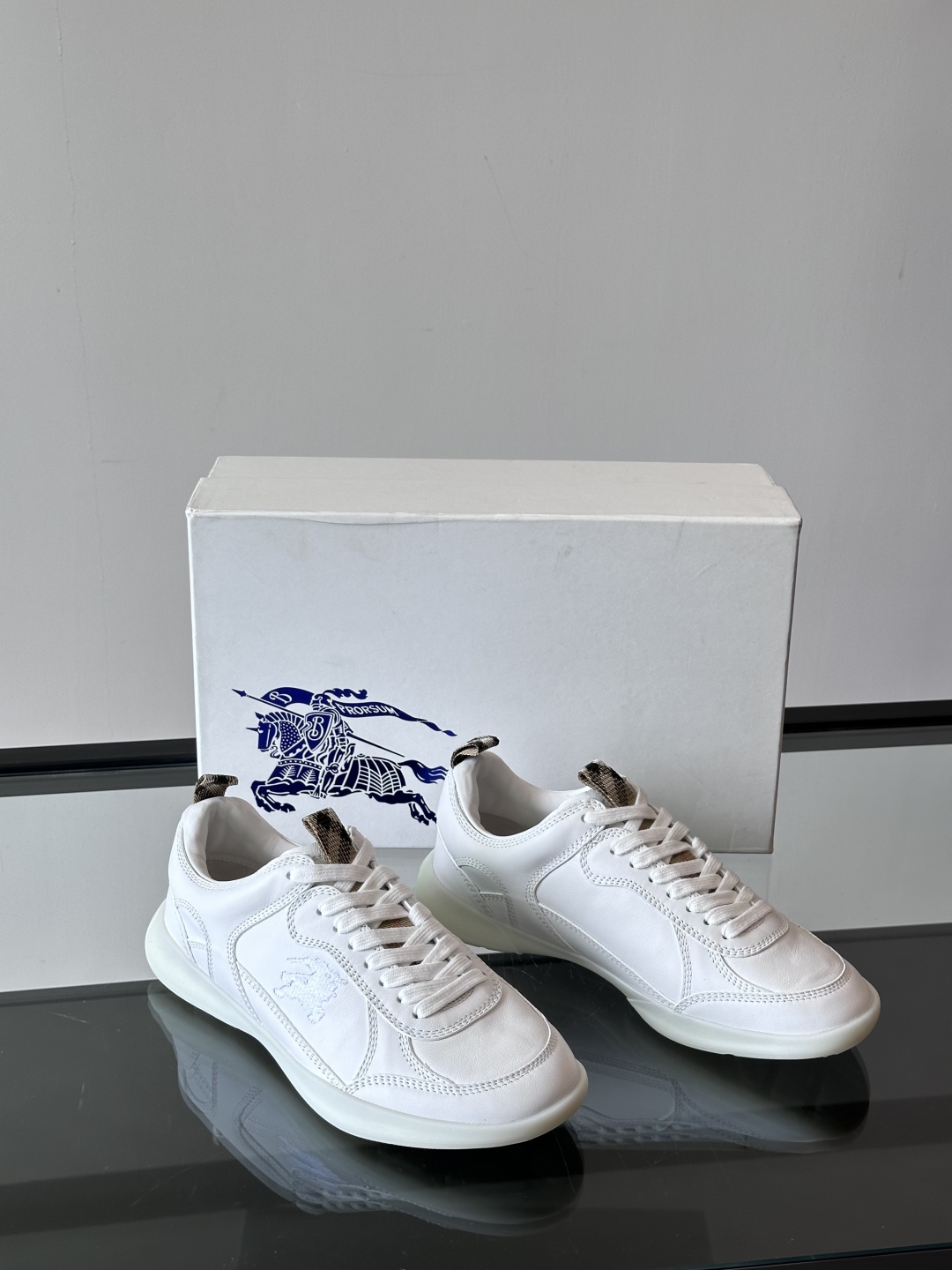 𝐁𝐔𝐑𝐁𝐄𝐑𝐑𝐘巴宝莉 终于来了|酷·飒 格纹terrace运动鞋 ，巴宝莉（Burberry）经典原素