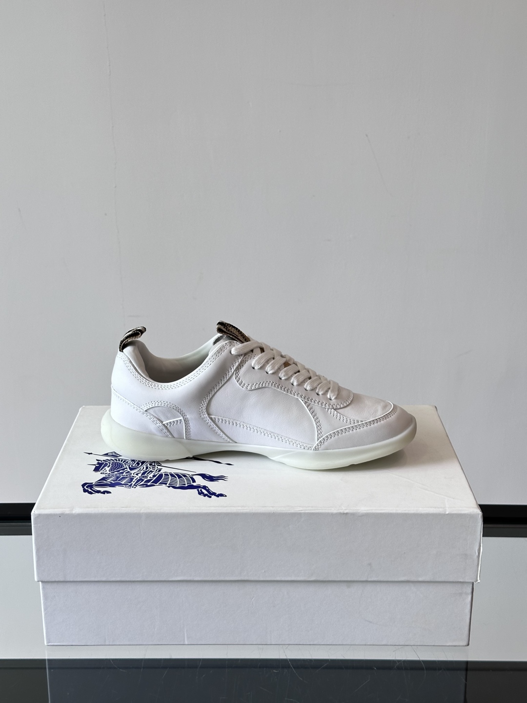 𝐁𝐔𝐑𝐁𝐄𝐑𝐑𝐘巴宝莉 终于来了|酷·飒 格纹terrace运动鞋 ，巴宝莉（Burberry）经典原素