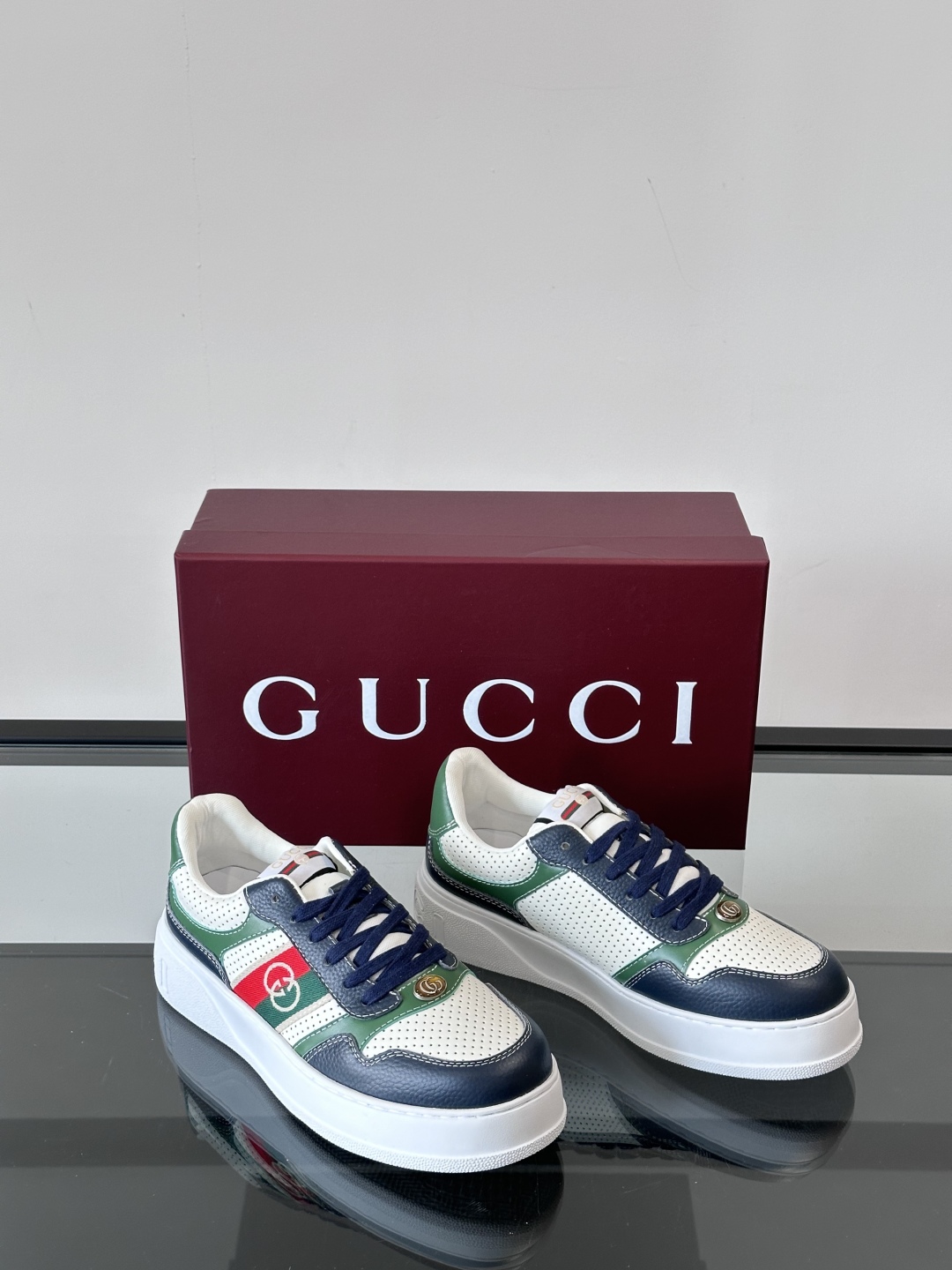 ◾️▫️Gucci男士厚底饼干鞋运动鞋，这款运动鞋采用厚底结构，巧妙运用外观设计、配色和材质三重元素，展