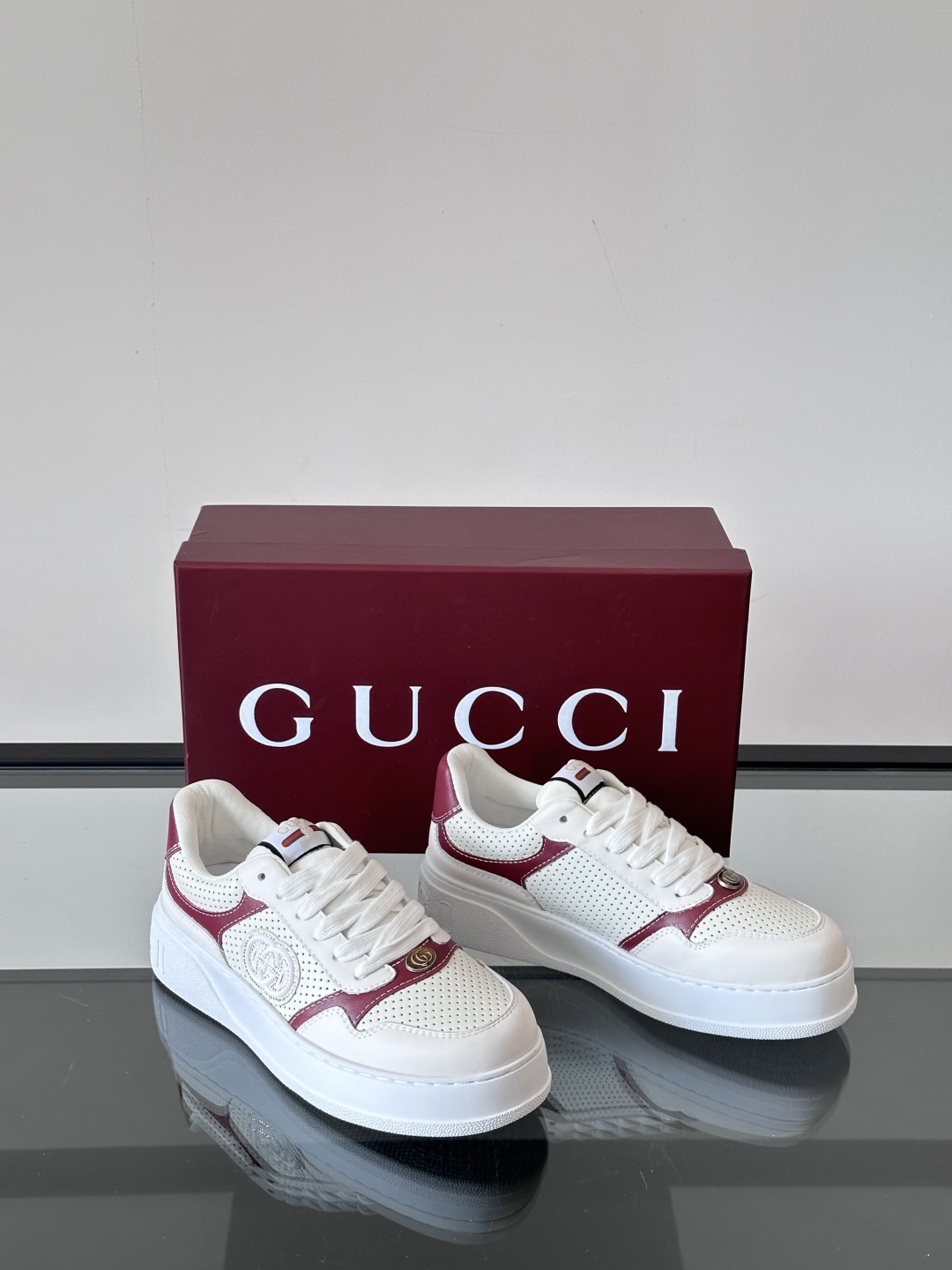 ◾️▫️Gucci男士厚底饼干鞋运动鞋，这款运动鞋采用厚底结构，巧妙运用外观设计、配色和材质三重元素，展
