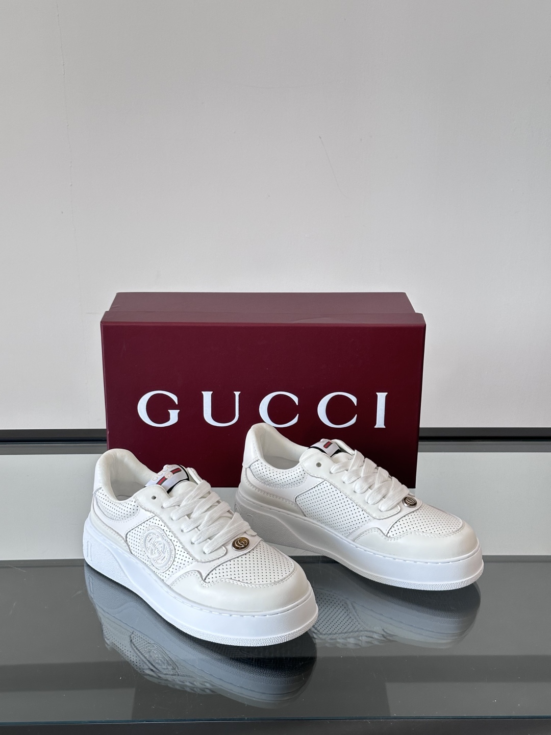 ◾️▫️Gucci男士厚底饼干鞋运动鞋，这款运动鞋采用厚底结构，巧妙运用外观设计、配色和材质三重元素，展