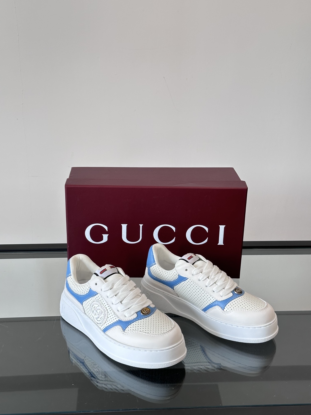 ◾️▫️Gucci男士厚底饼干鞋运动鞋，这款运动鞋采用厚底结构，巧妙运用外观设计、配色和材质三重元素，展
