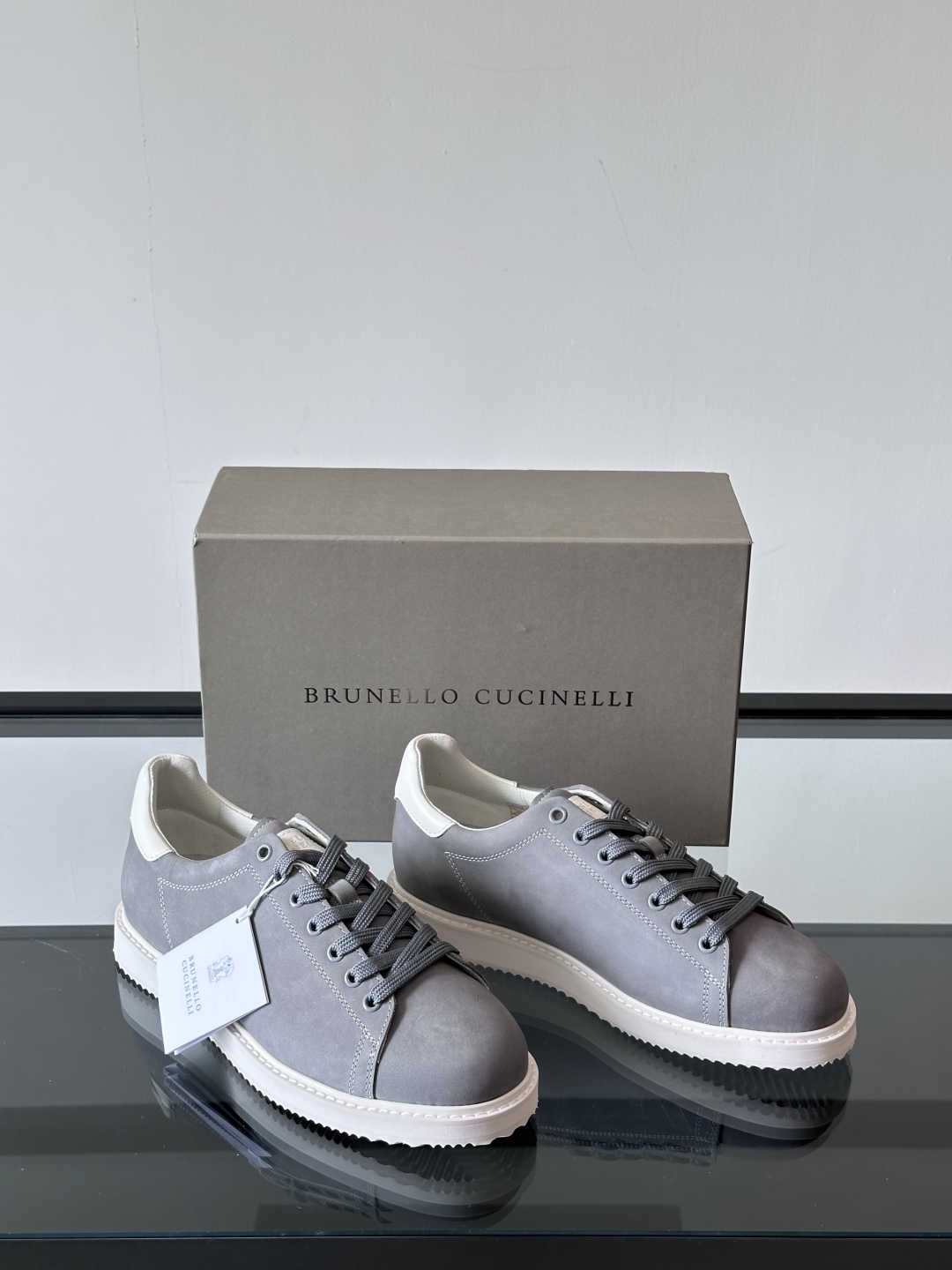 Brunello Cucinelli 老钱风意大利顶奢休闲男鞋，面料采用意大利进口牛皮，立体感和亲肤感十