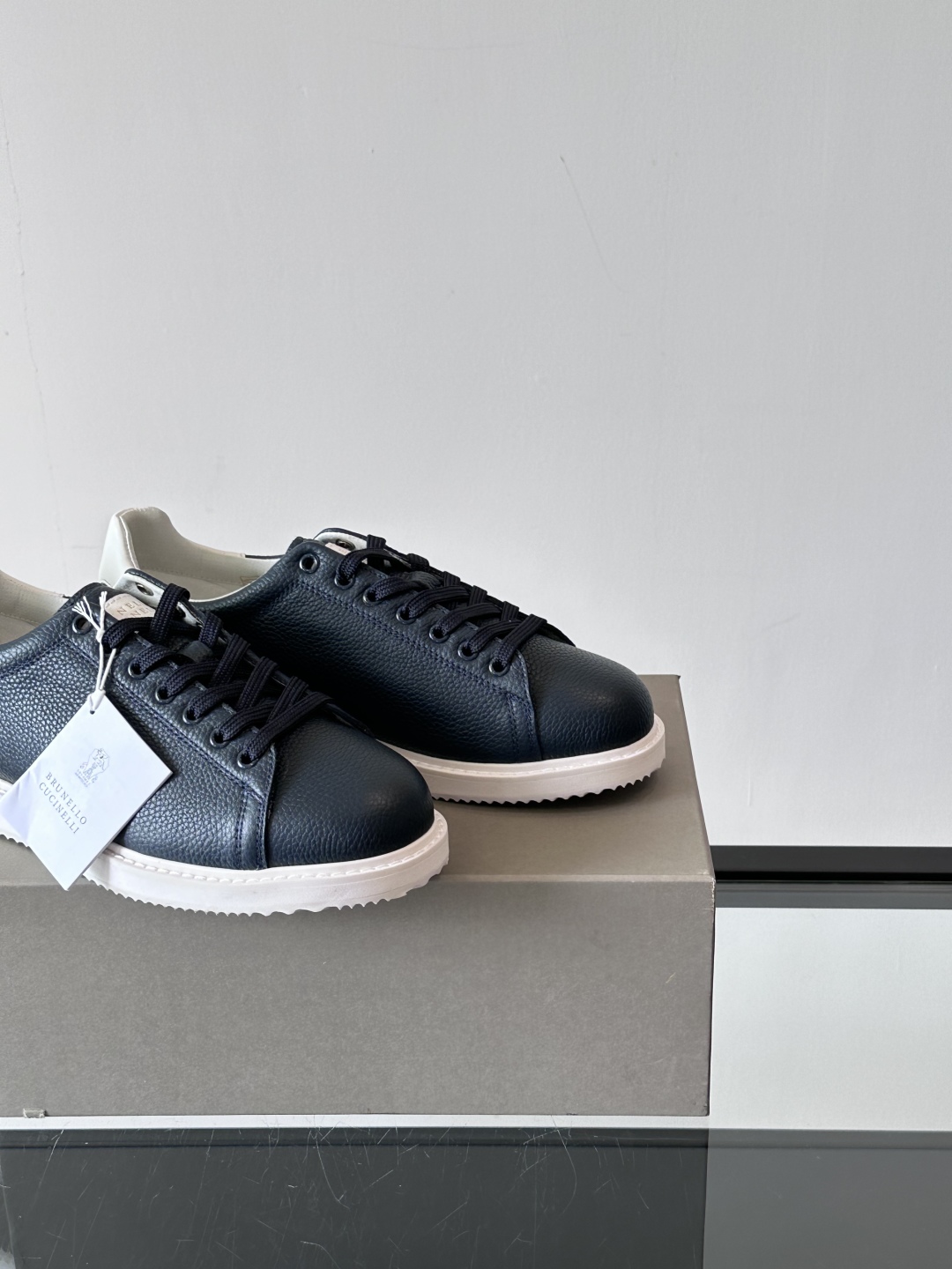 Brunello Cucinelli 老钱风意大利顶奢休闲男鞋，面料采用意大利进口牛皮，立体感和亲肤感十