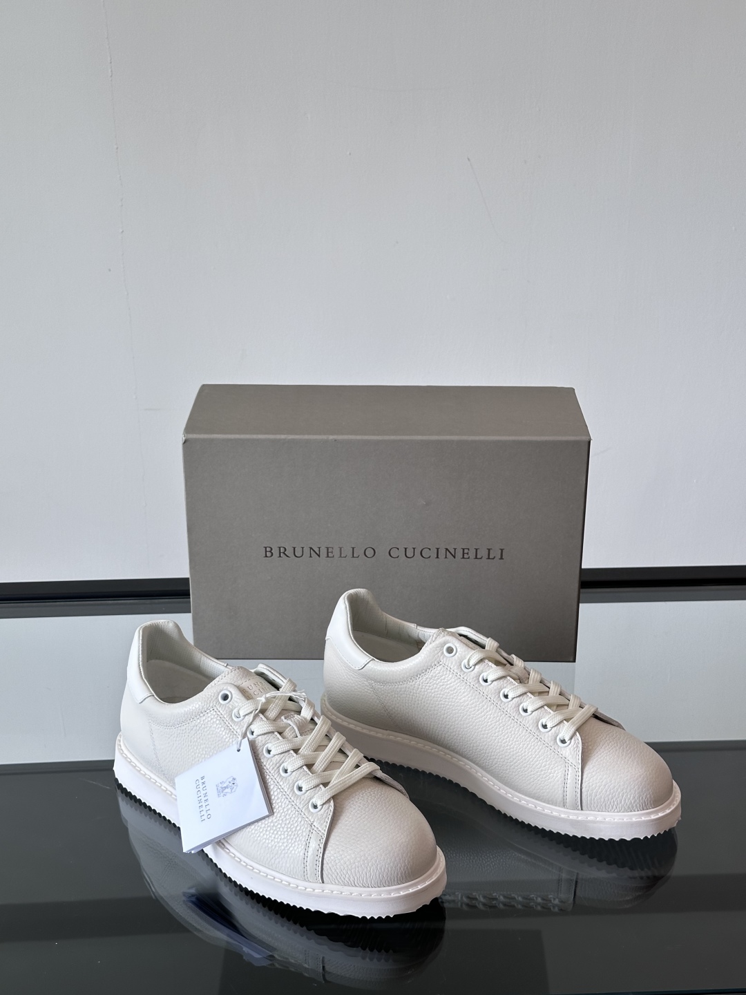 Brunello Cucinelli 老钱风意大利顶奢休闲男鞋，面料采用意大利进口牛皮，立体感和亲肤感十